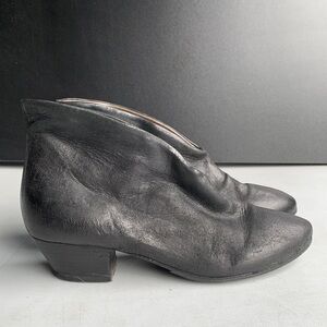 ELISANERO Black Leather Boots Women’s Size 37.5 (US 7) Made in Italy Zip‎
